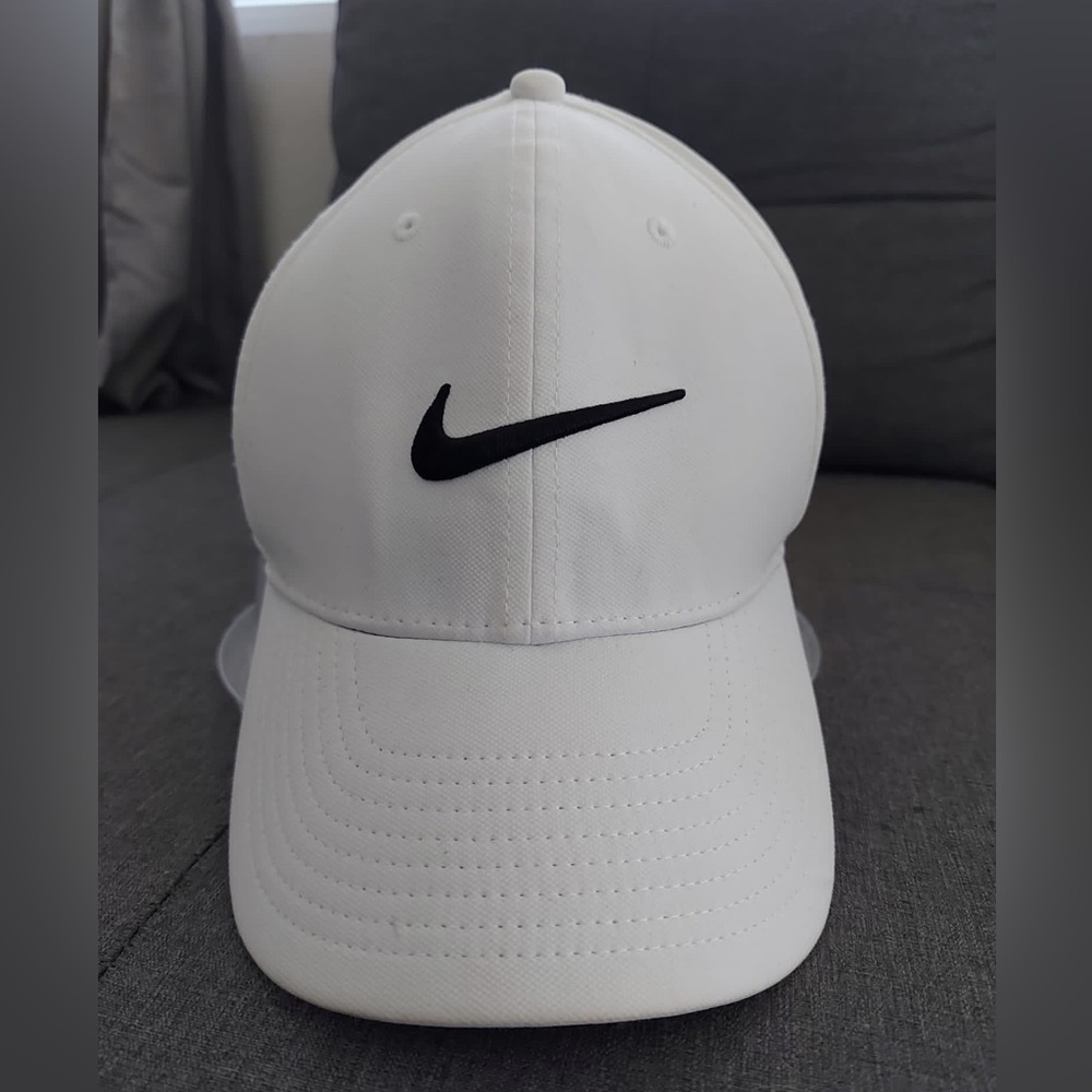 Nike cap has a staine inside with Clorox